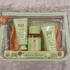 Pixi let’s glow travel bag